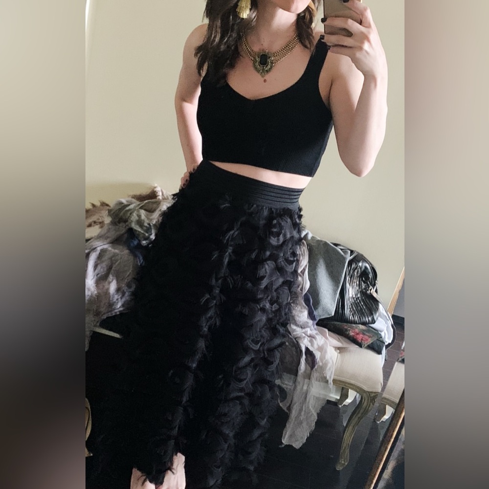 Wilfred Black Ribbed Women's Crop Top